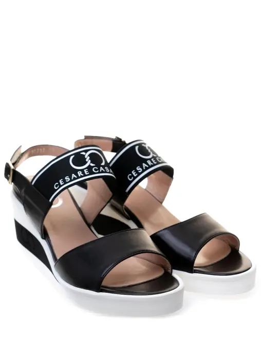 Босоножки кожаные CASADEI