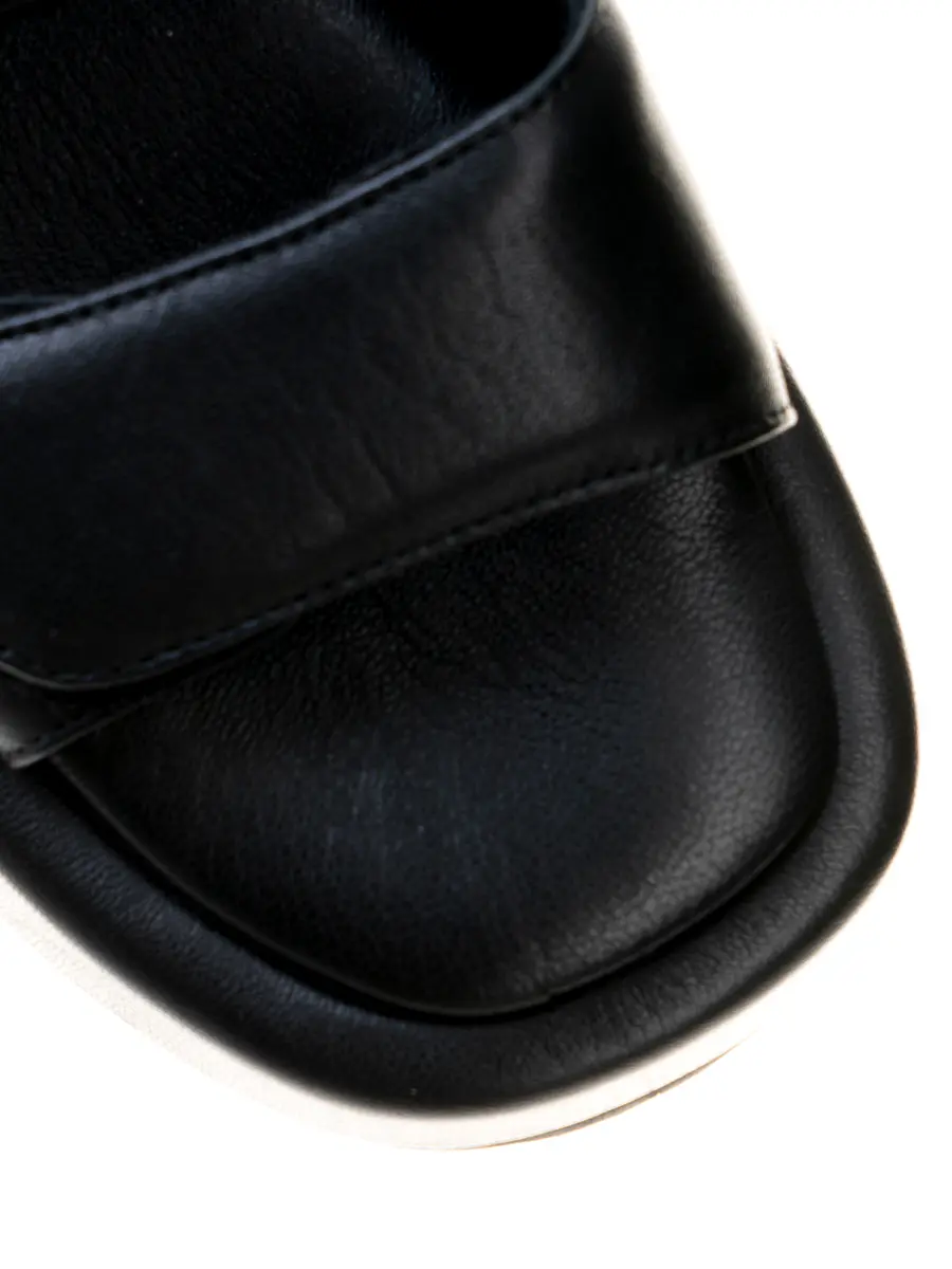 Шлепанцы кожаные