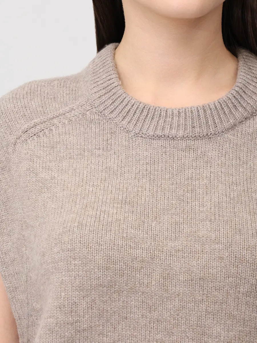 Жилет шерстяной