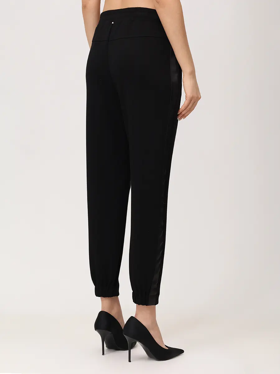 Костюм однотонный