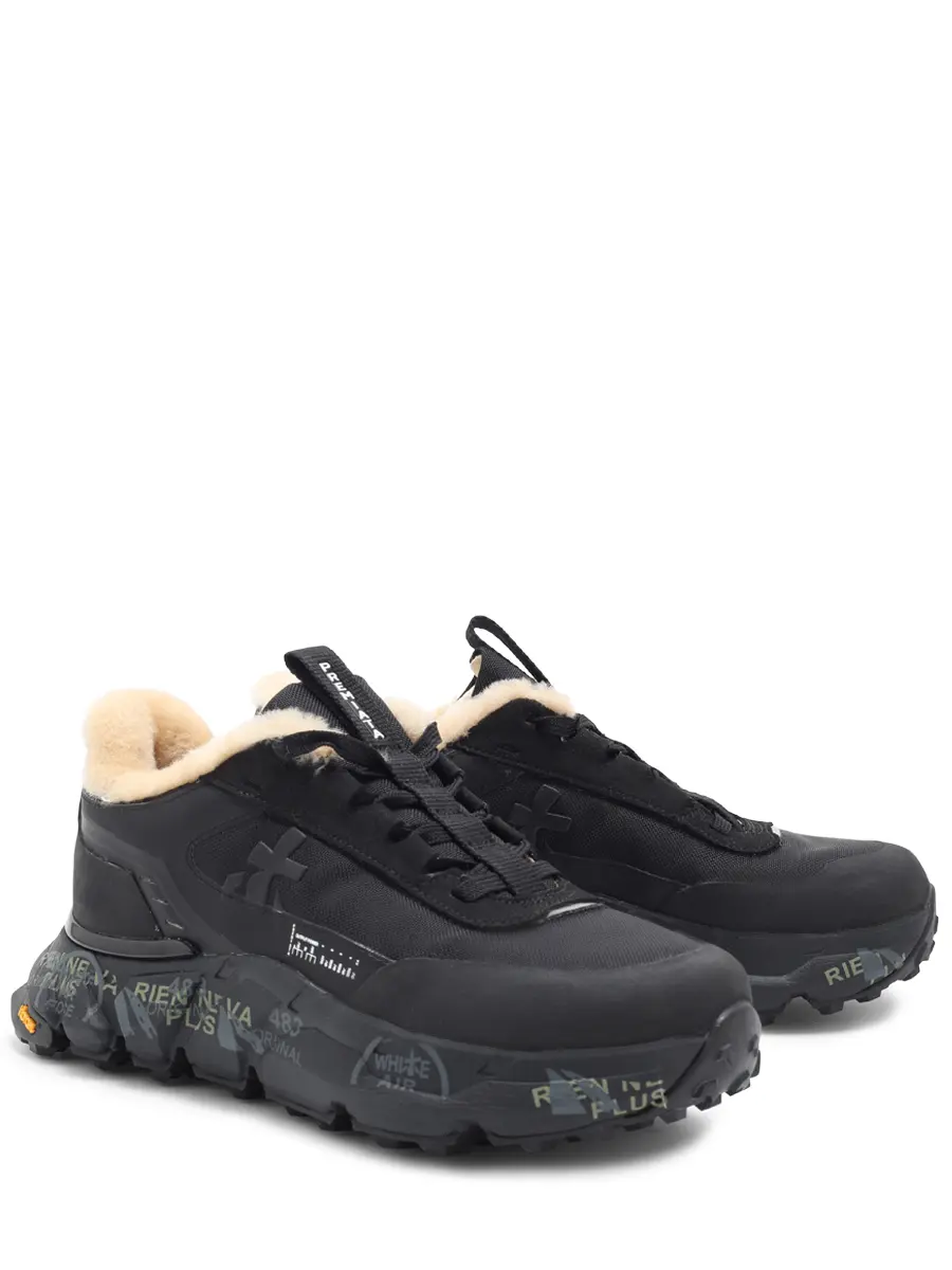 Кроссовки однотонные