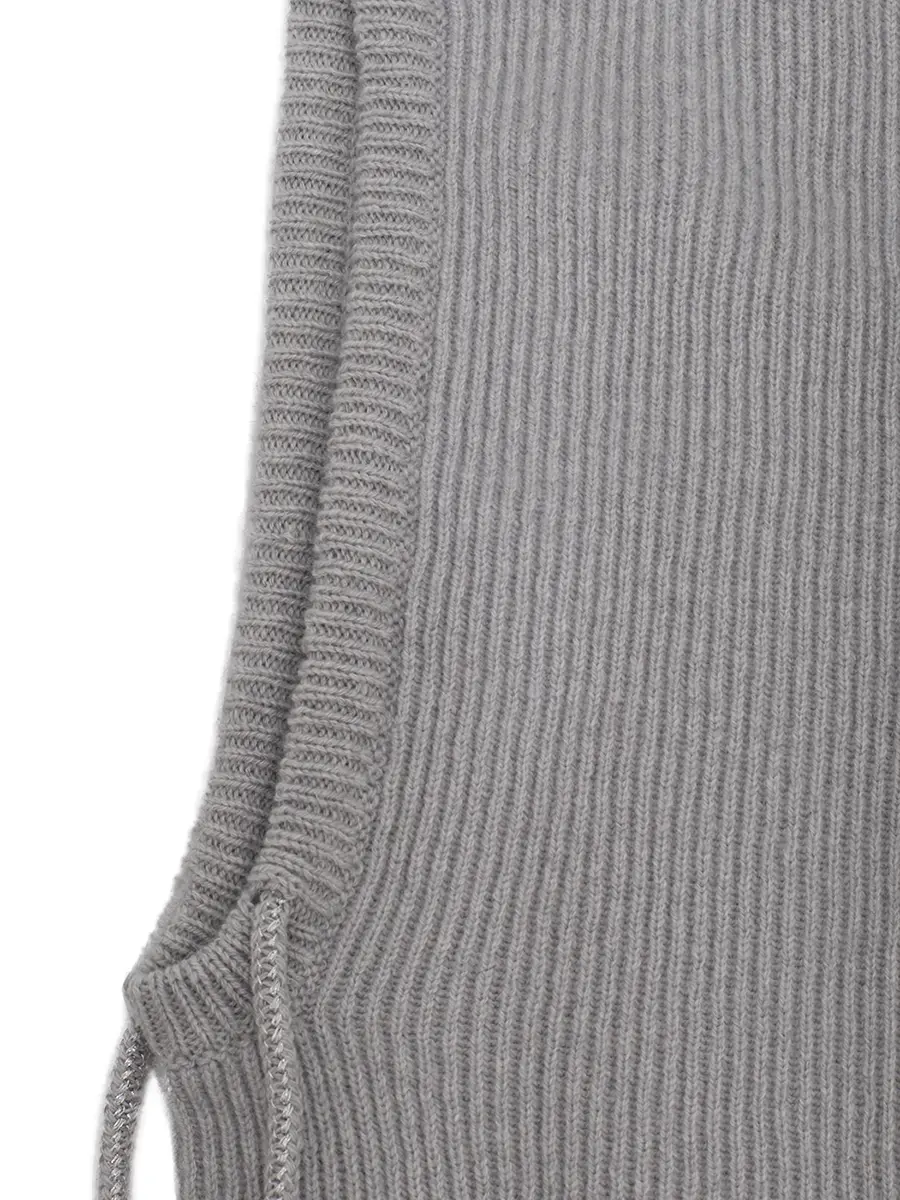 Капор шерстяной