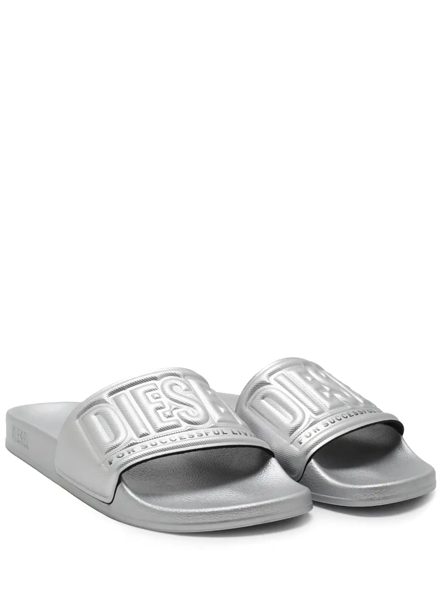 Шлепанцы с логотипом