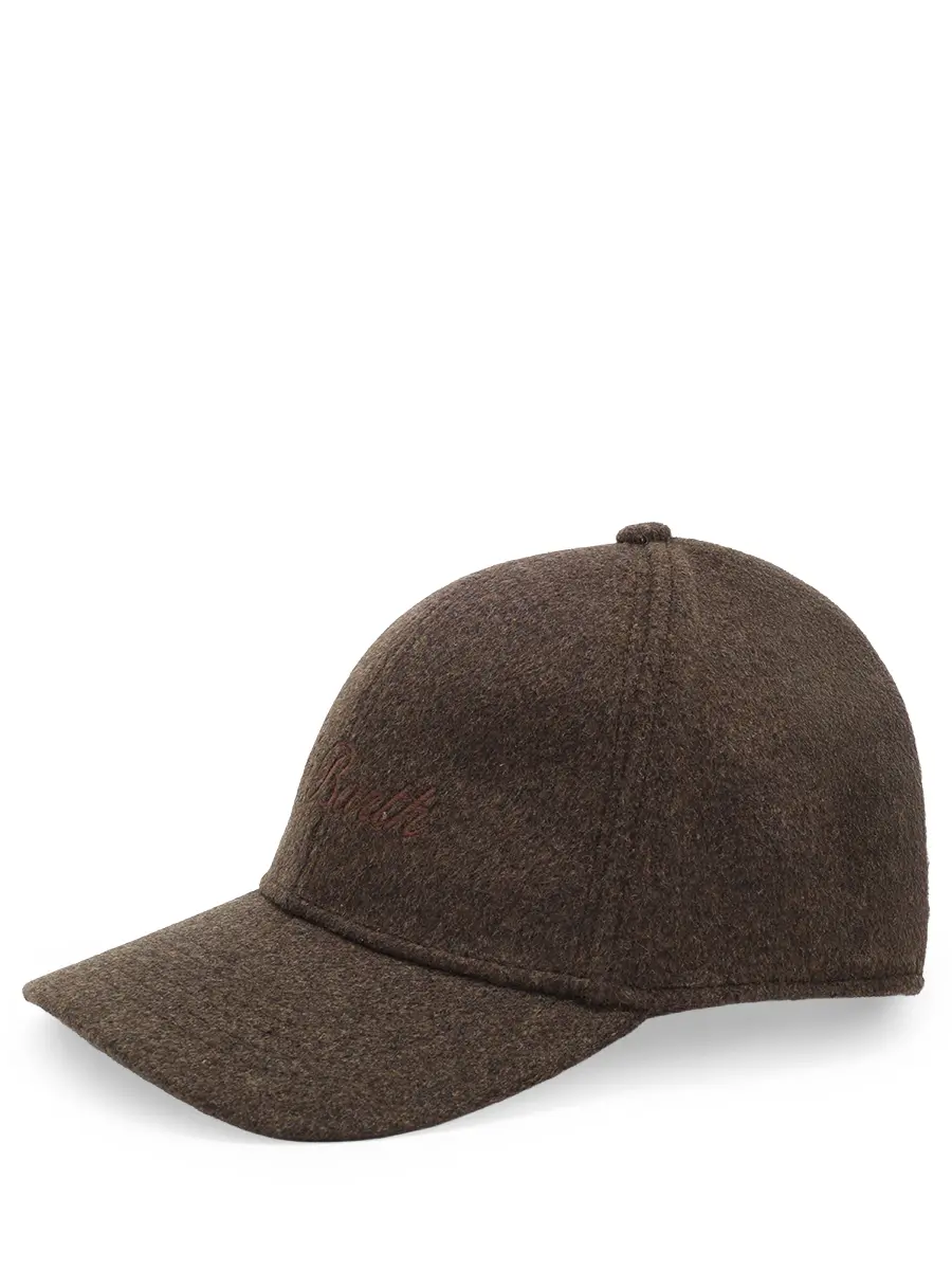 Бейсболка с логотипом