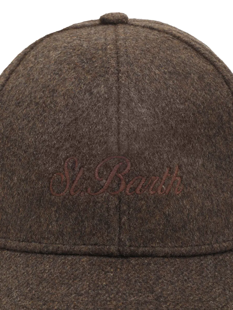 Бейсболка с логотипом