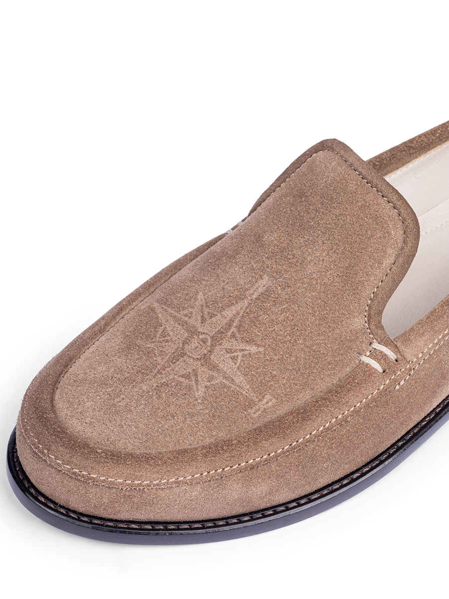 Лоферы "Mocha Mousse" замшевые