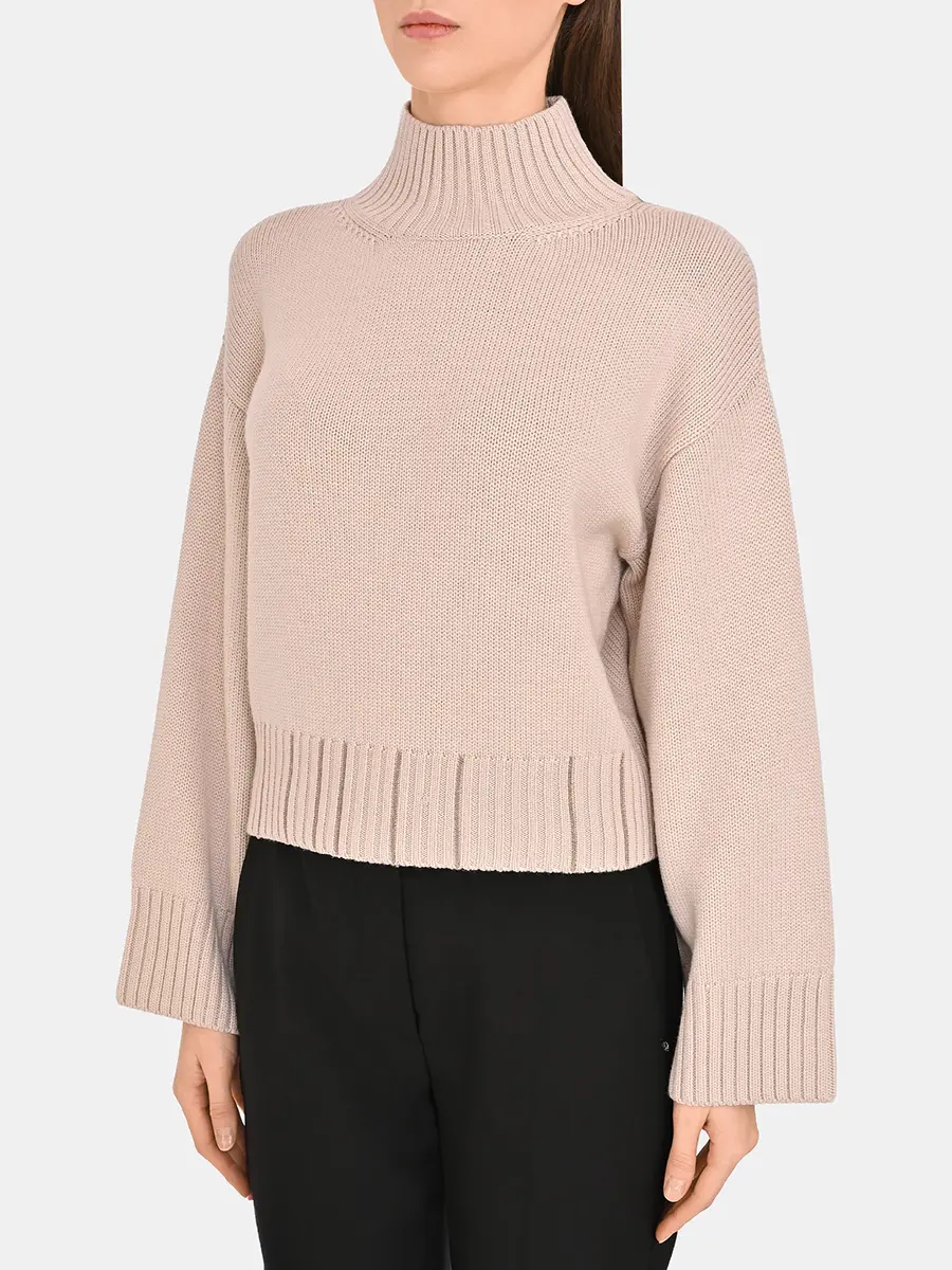 Свитер шерстяной