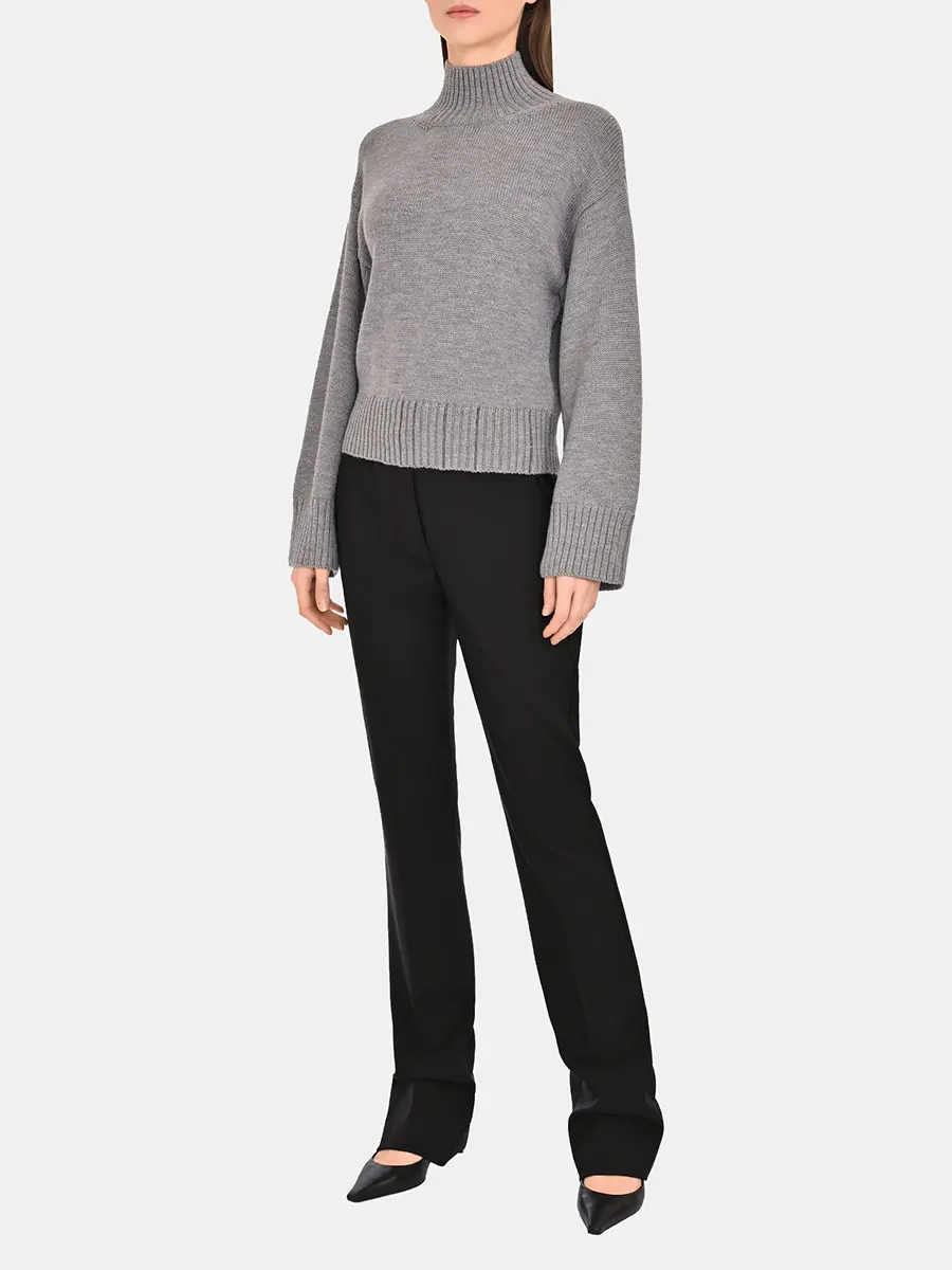 Свитер шерстяной