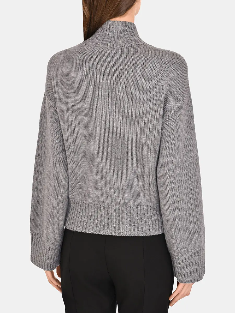 Свитер шерстяной