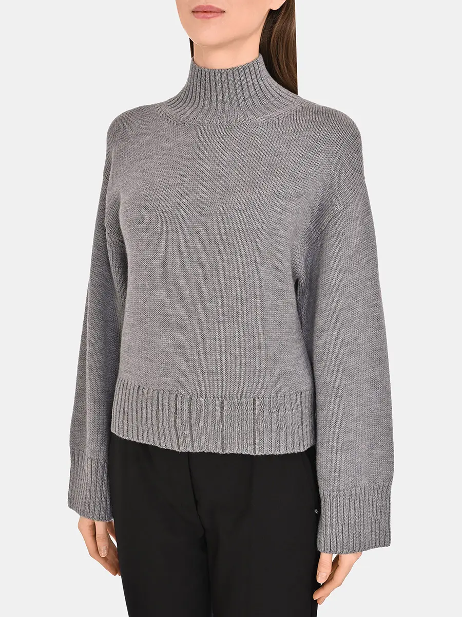 Свитер шерстяной