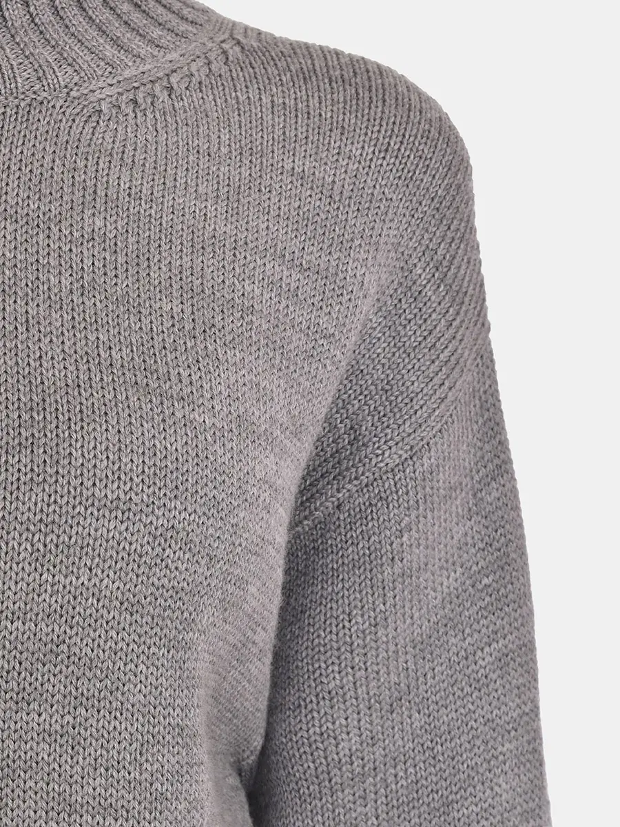 Свитер шерстяной