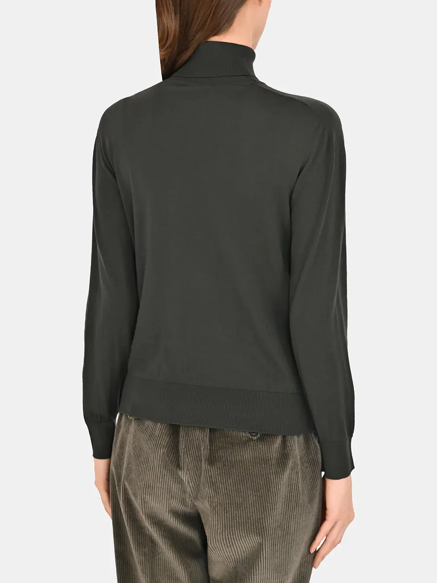 Свитер шерстяной