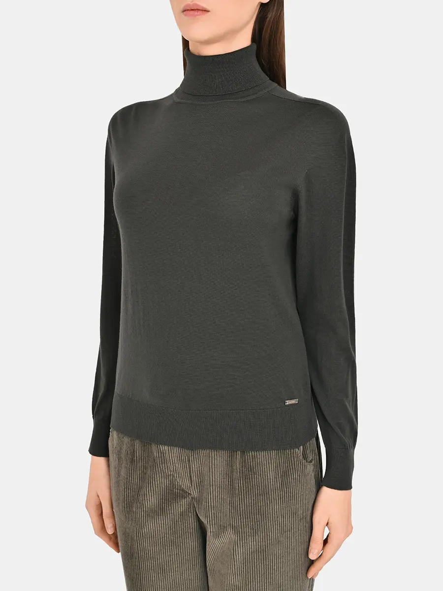 Свитер шерстяной