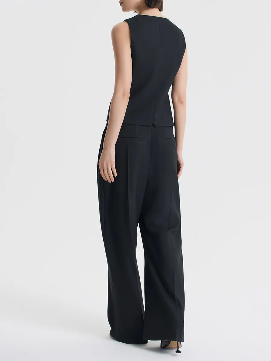 Жилет однотонный