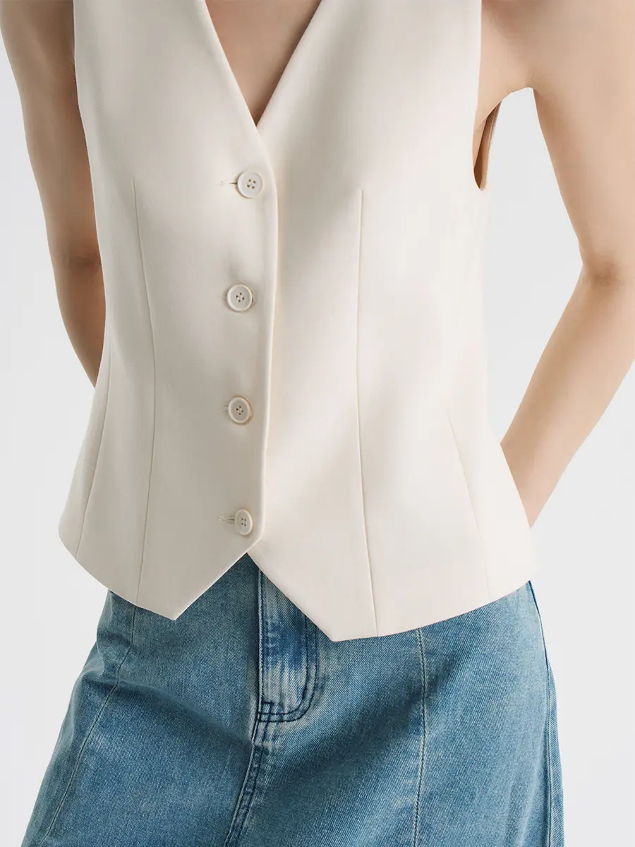 Жилет однотонный