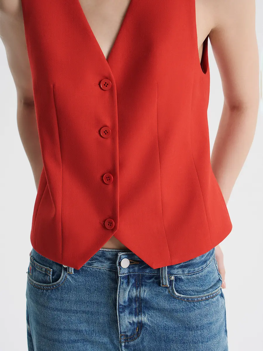 Жилет однотонный