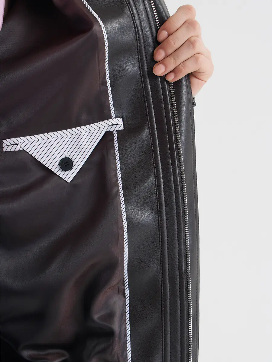 Бомбер из экокожи