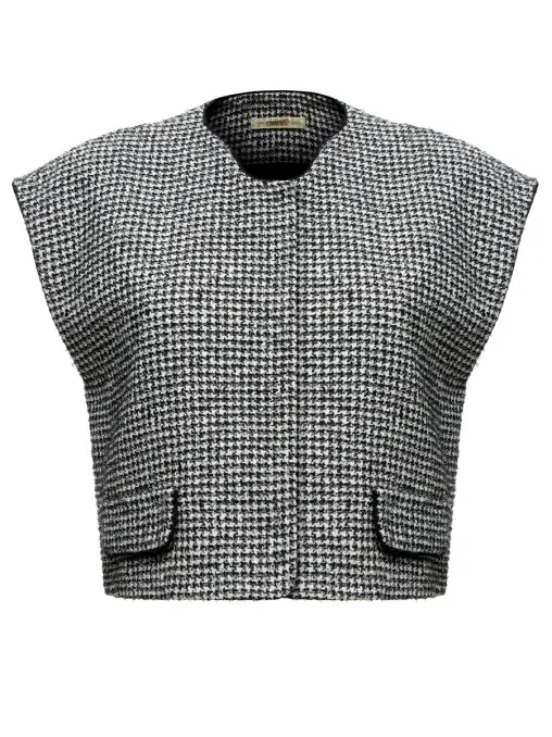 Жилет шерстяной UMMAYA