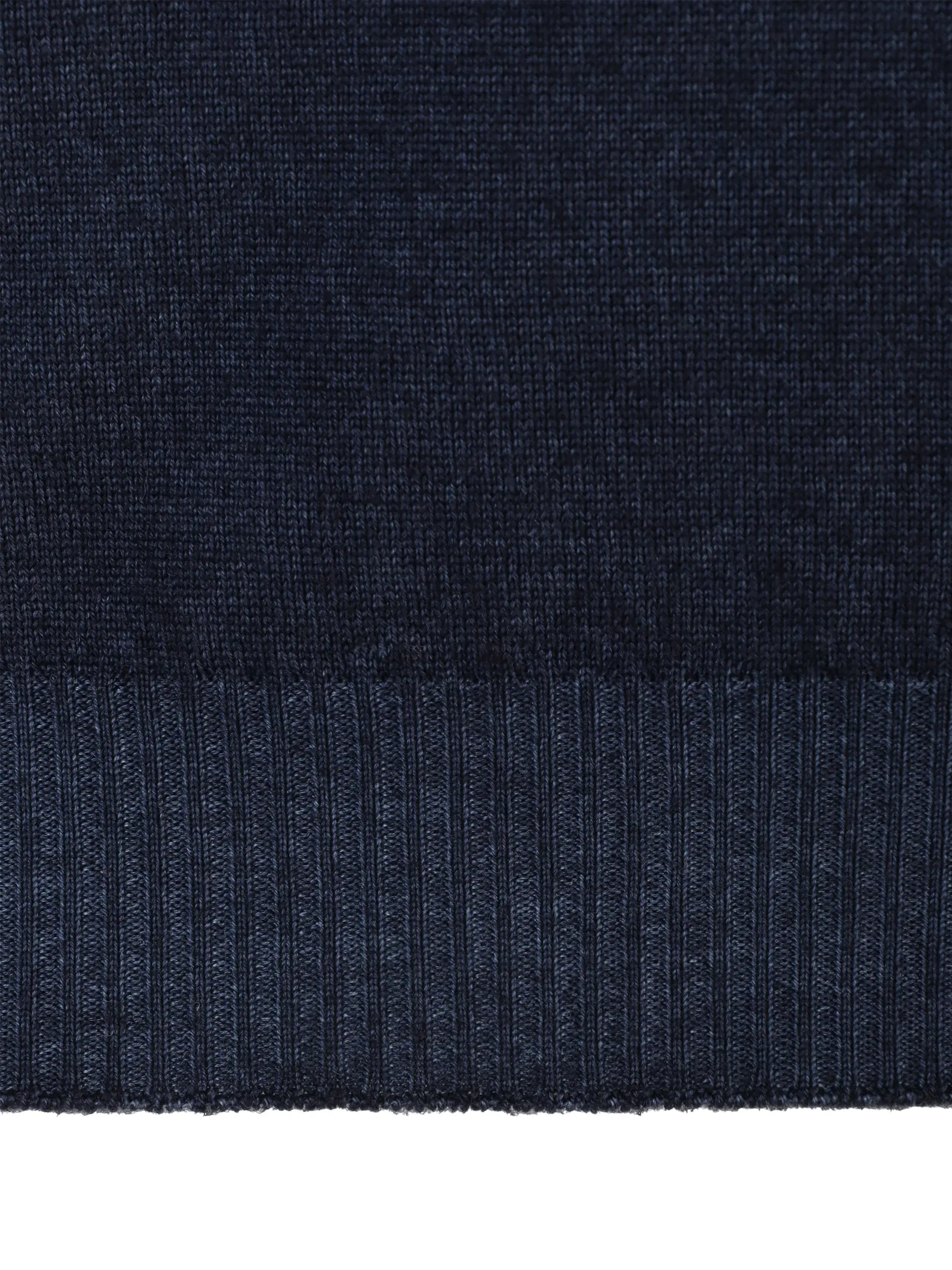 Свитер шерстяной