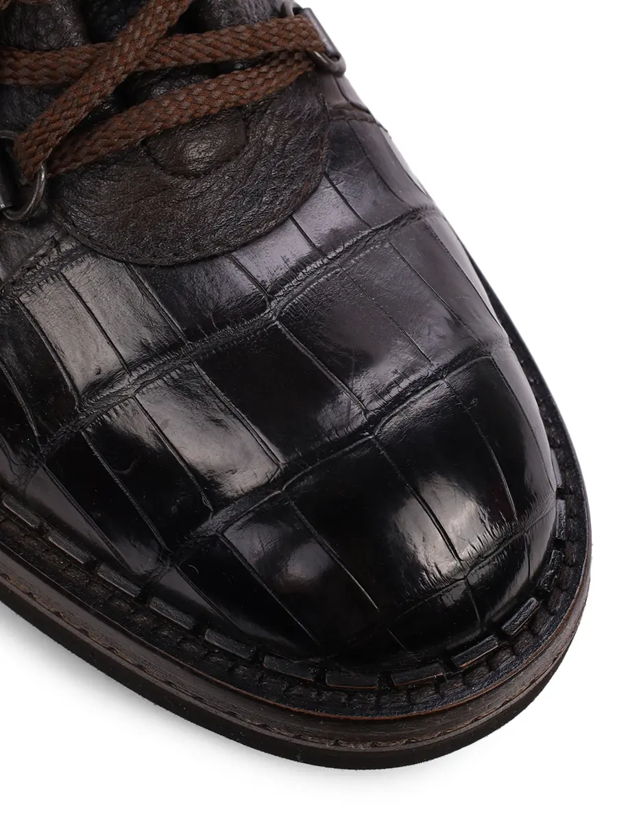 Ботинки из кожи крокодила