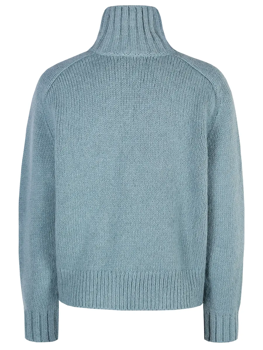 Свитер шерстяной