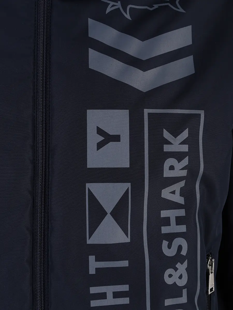 Куртка с логотипом