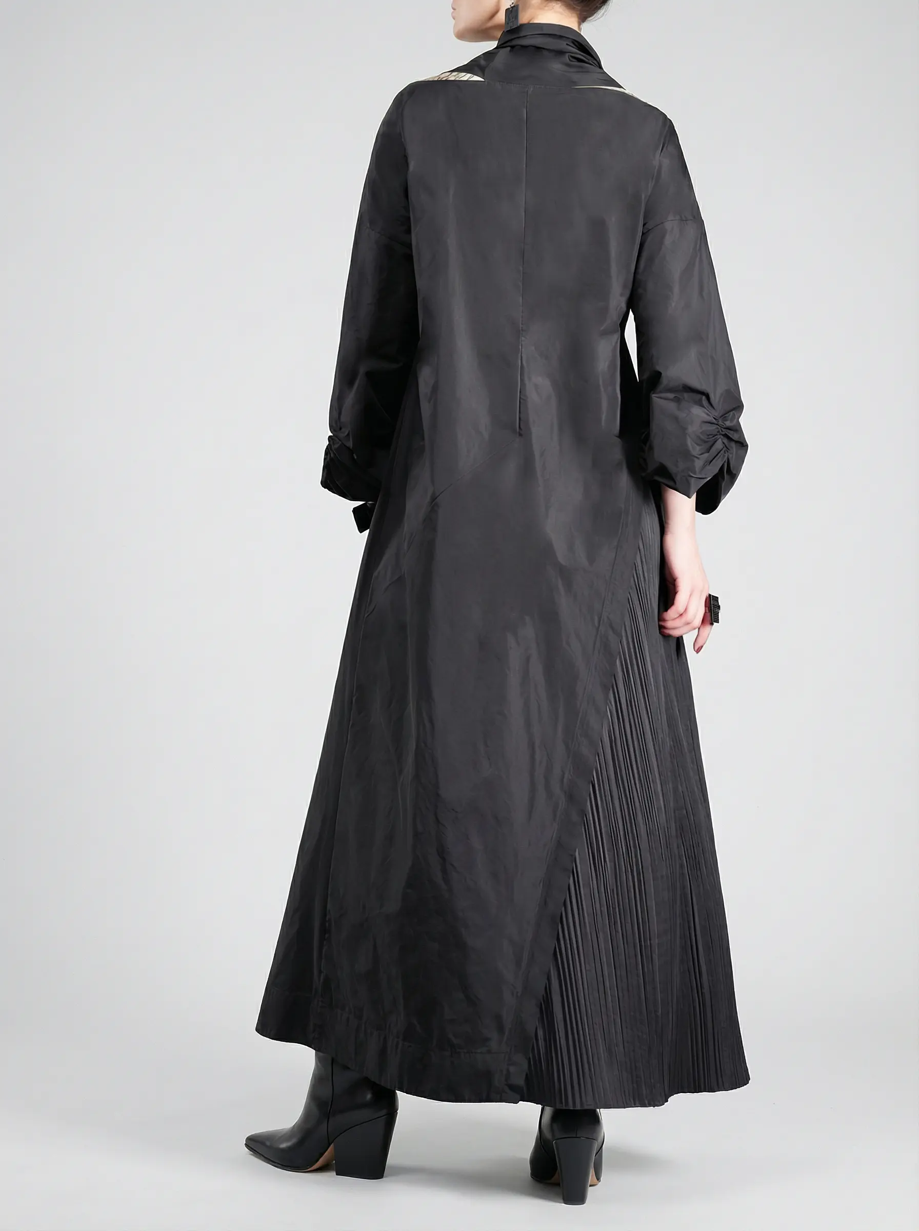 Платье однотонное