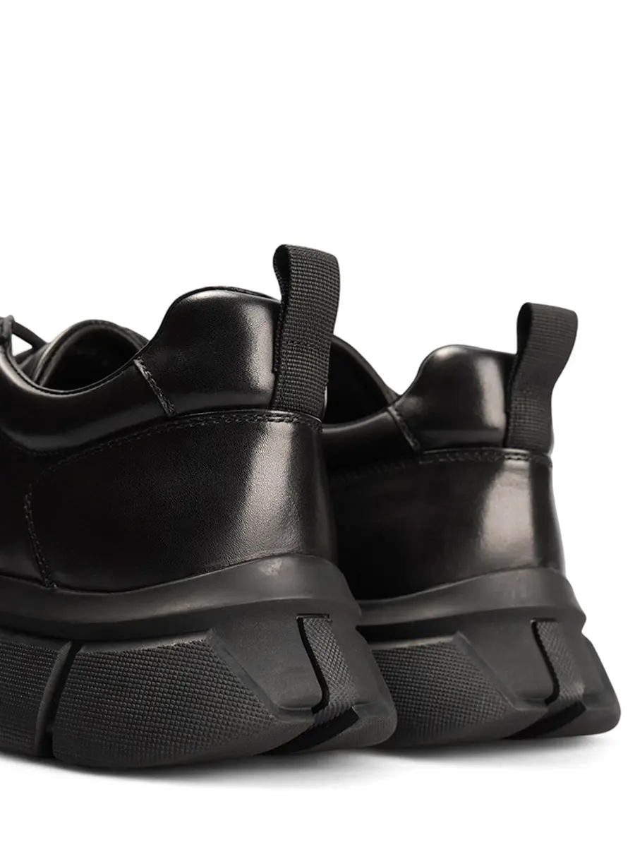 Кроссовки кожаные