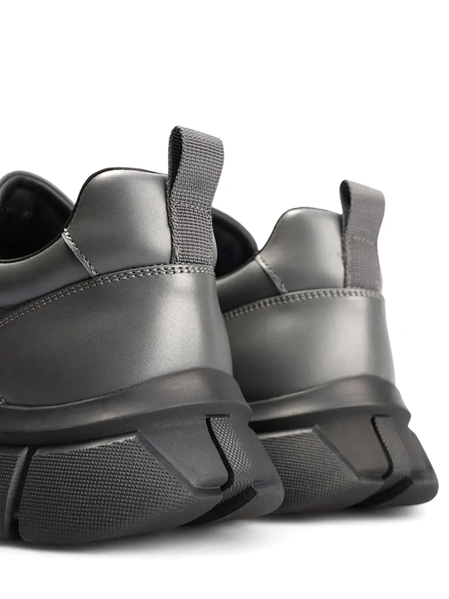 Кроссовки кожаные