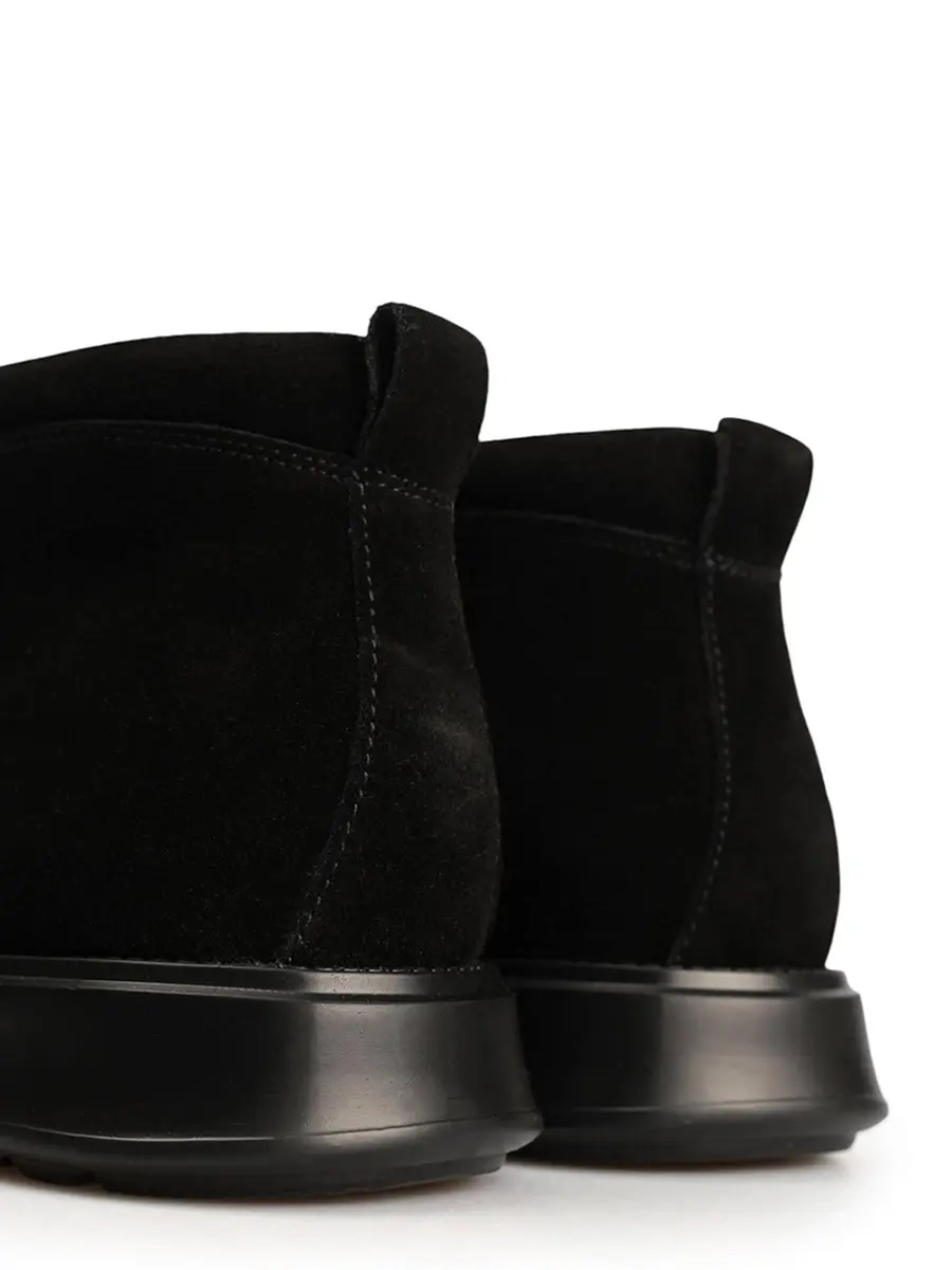 Ботинки из спилка на байке