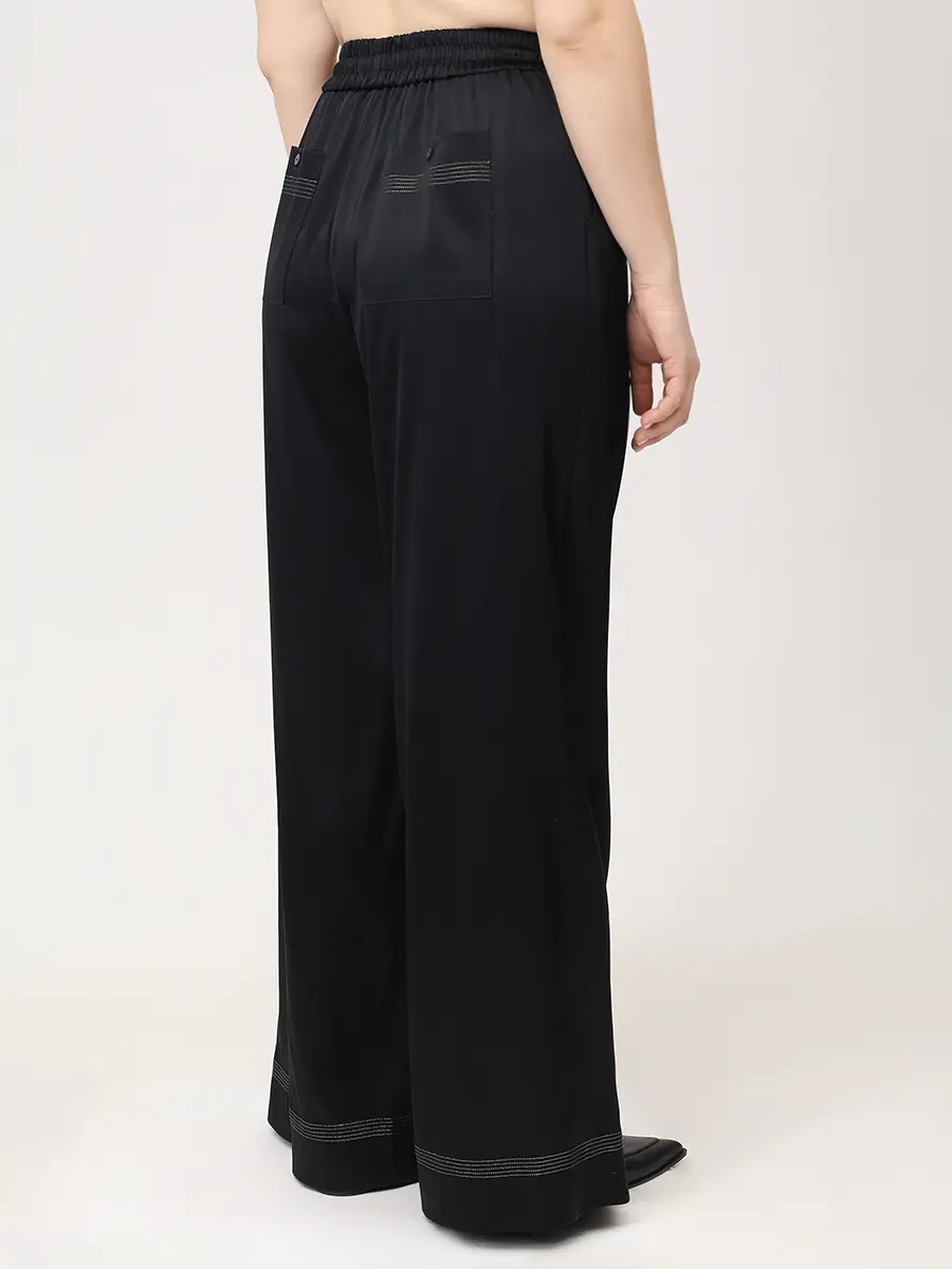 Костюм шелковый