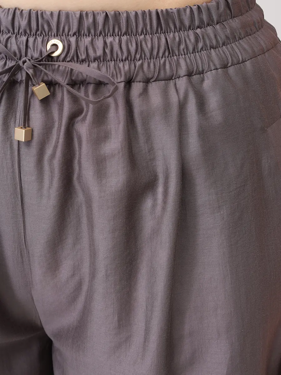 Костюм шелковый