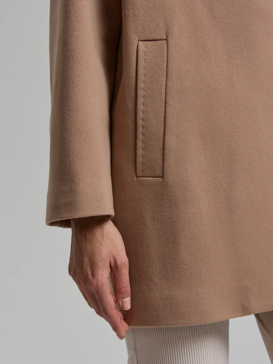 Пальто шерстяное