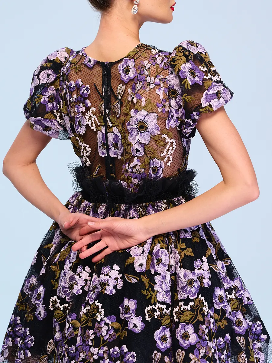 Платье из расшитой сетки