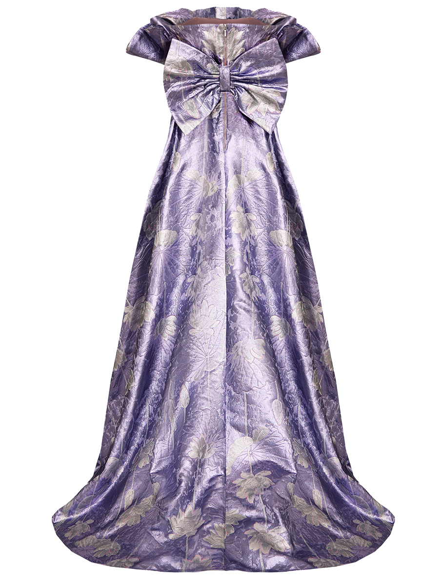 Платье со шлейфом