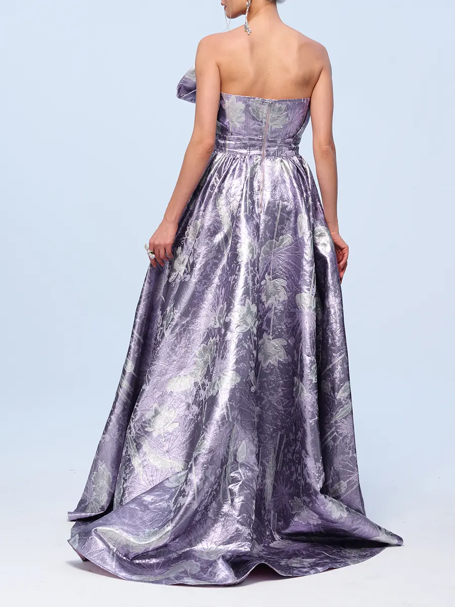 Платье со шлейфом