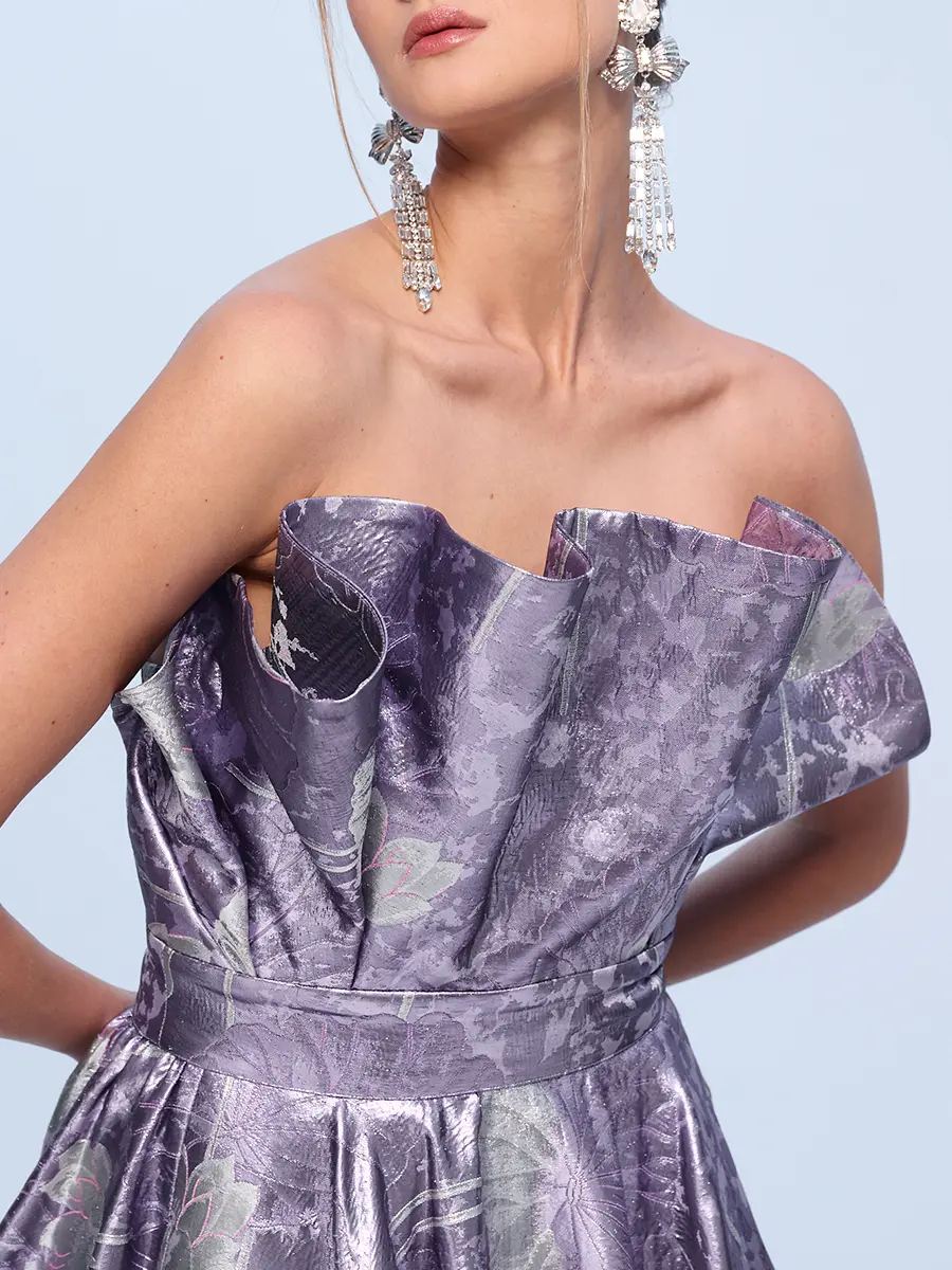 Платье со шлейфом