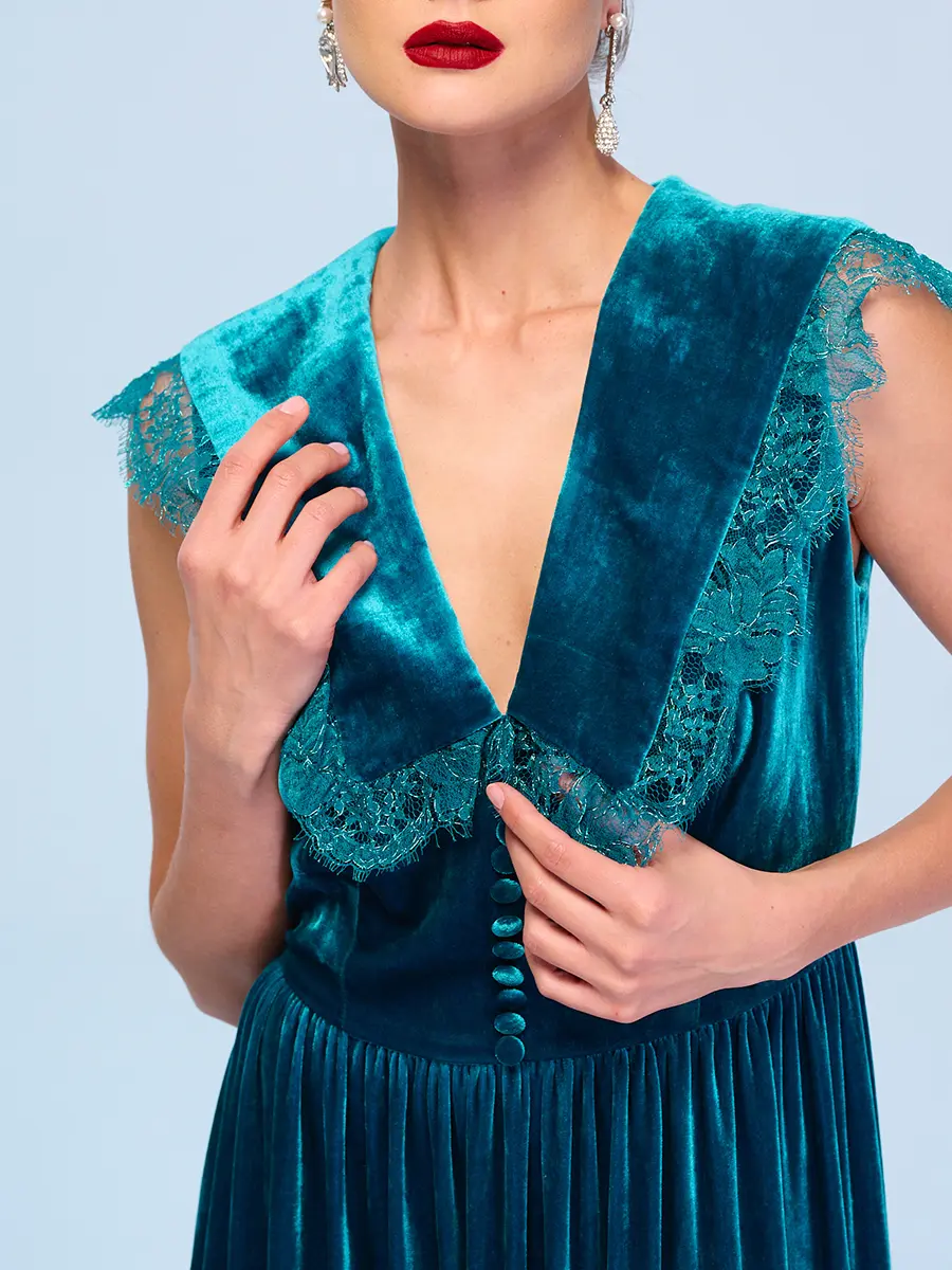 Платье бархатное