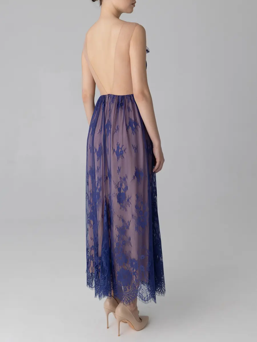 Платье из кружева