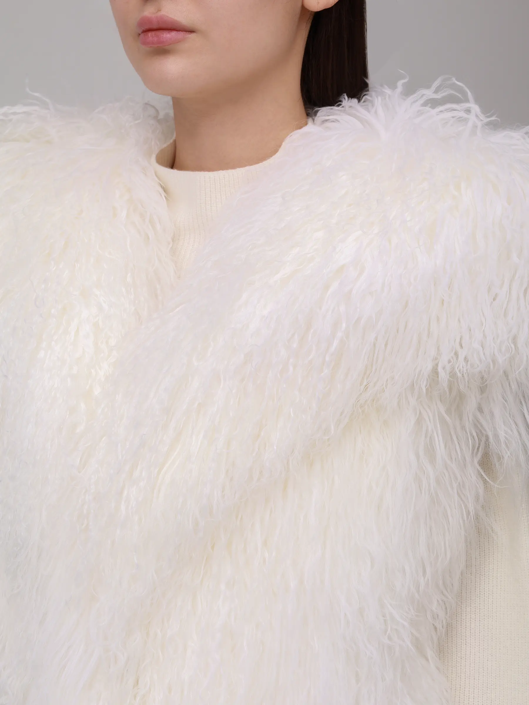 Жилет из меха ламы