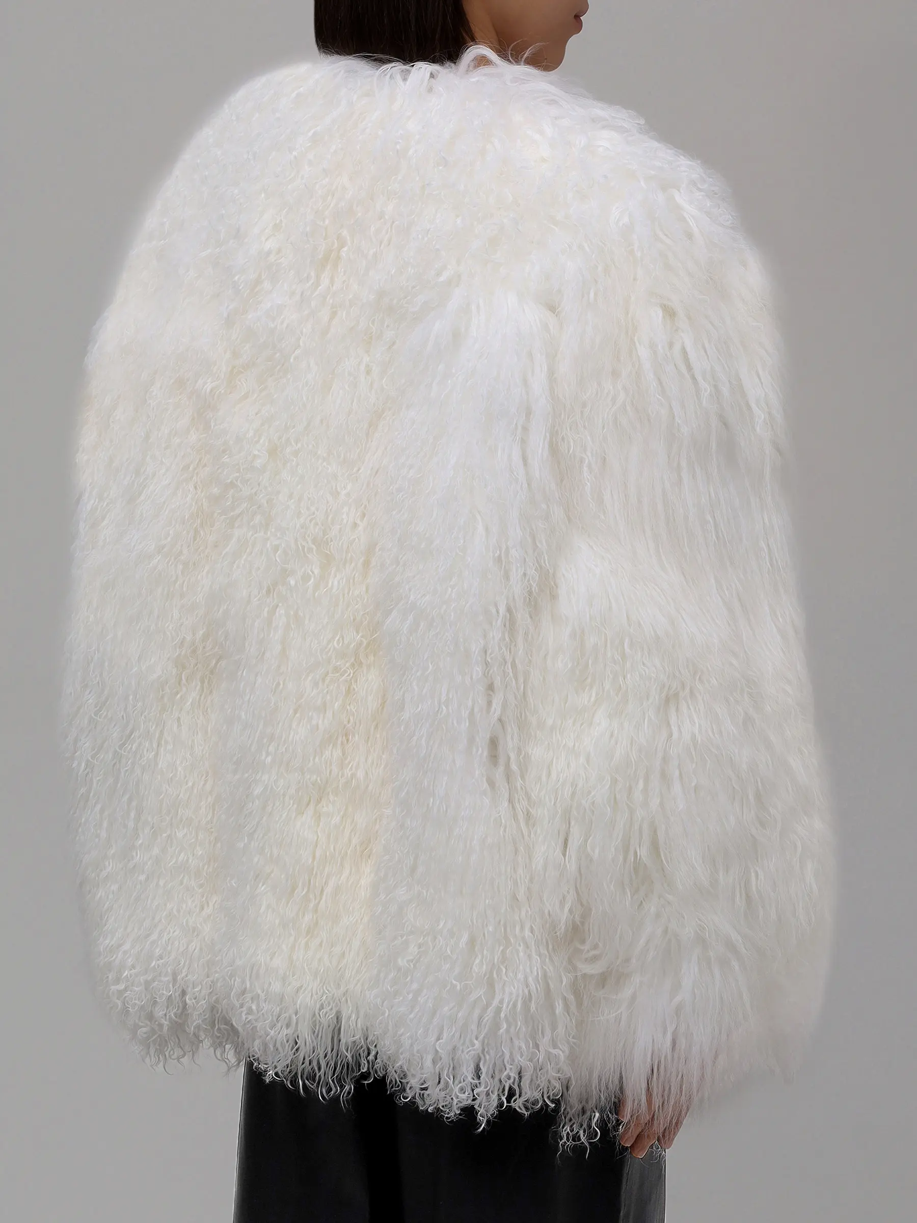 Шуба из меха ламы