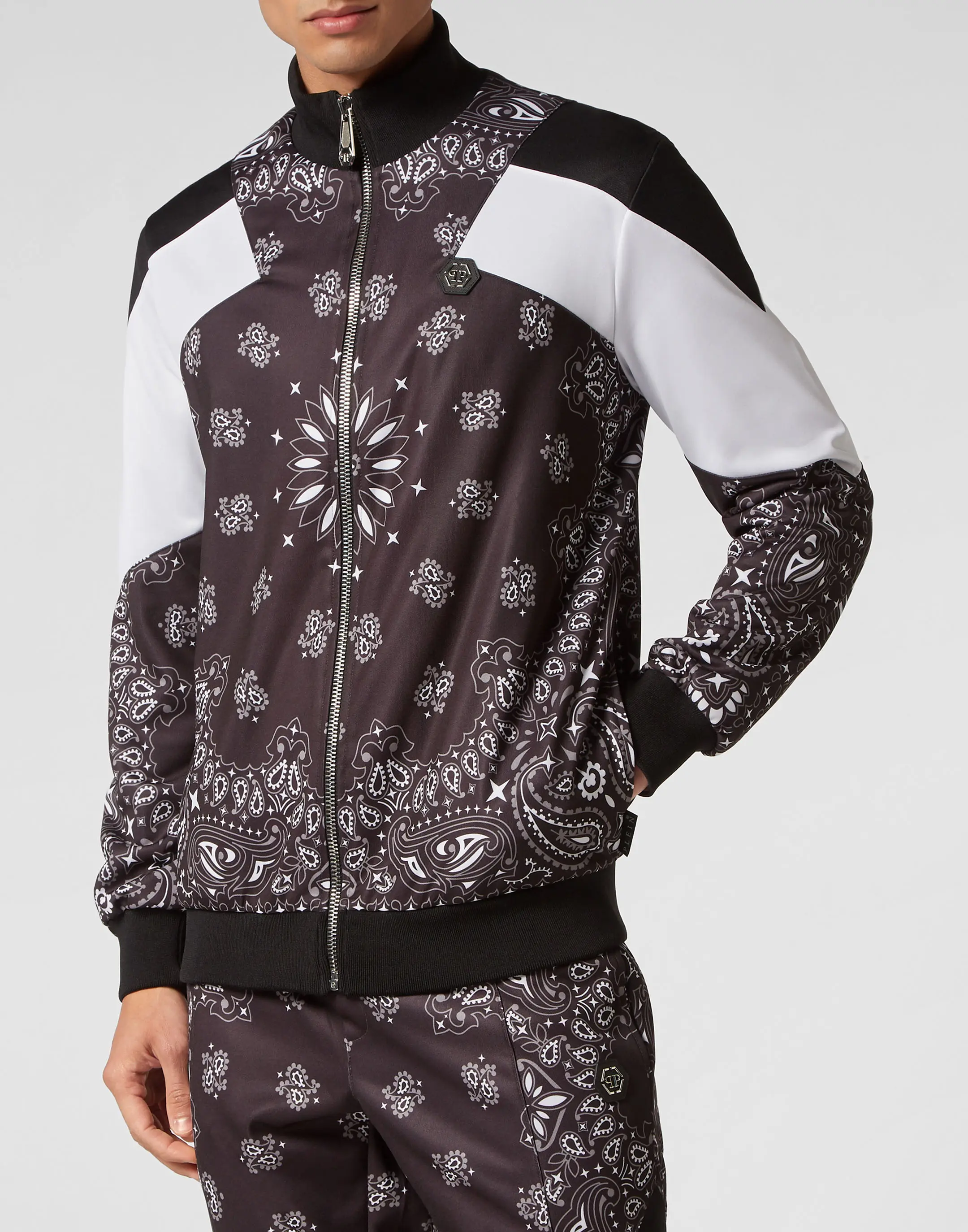 Костюм с принтом