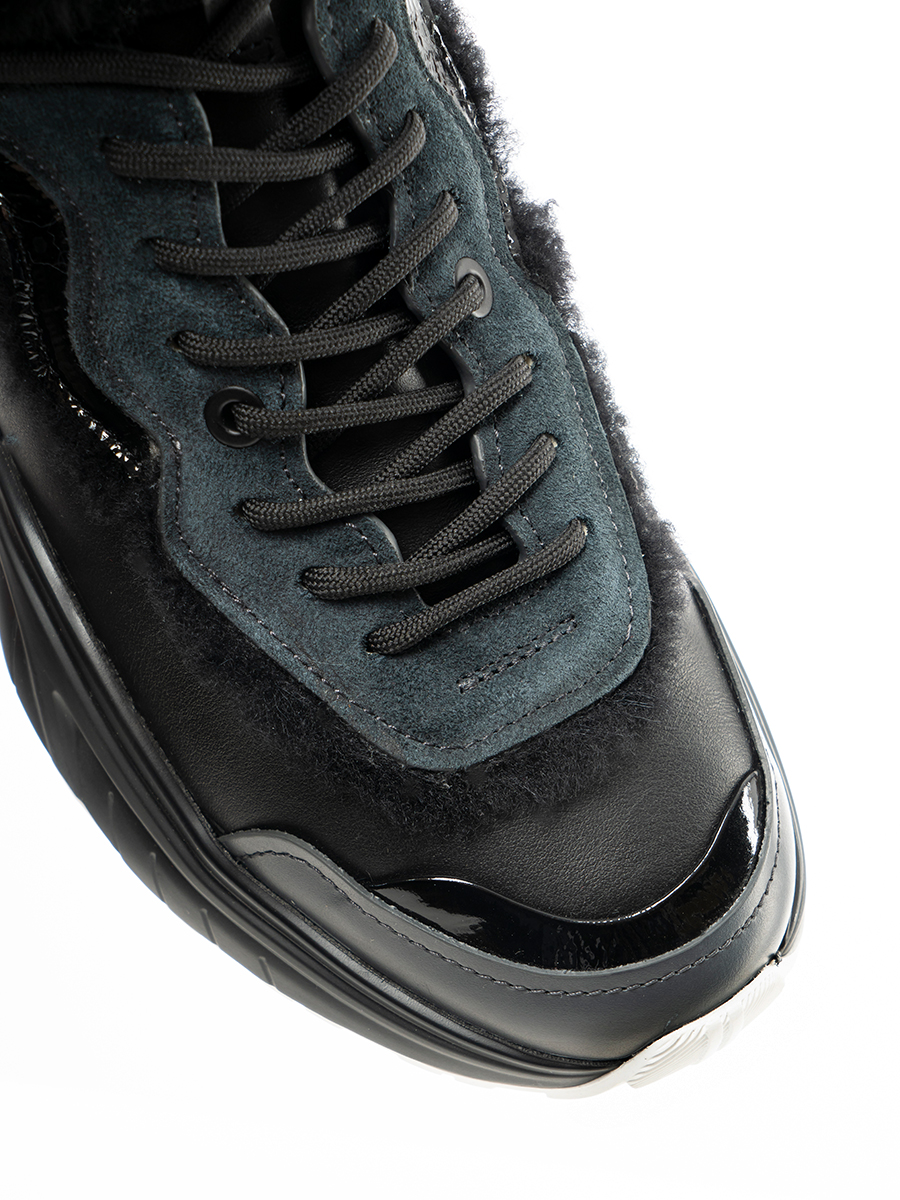 Кроссовки на меху