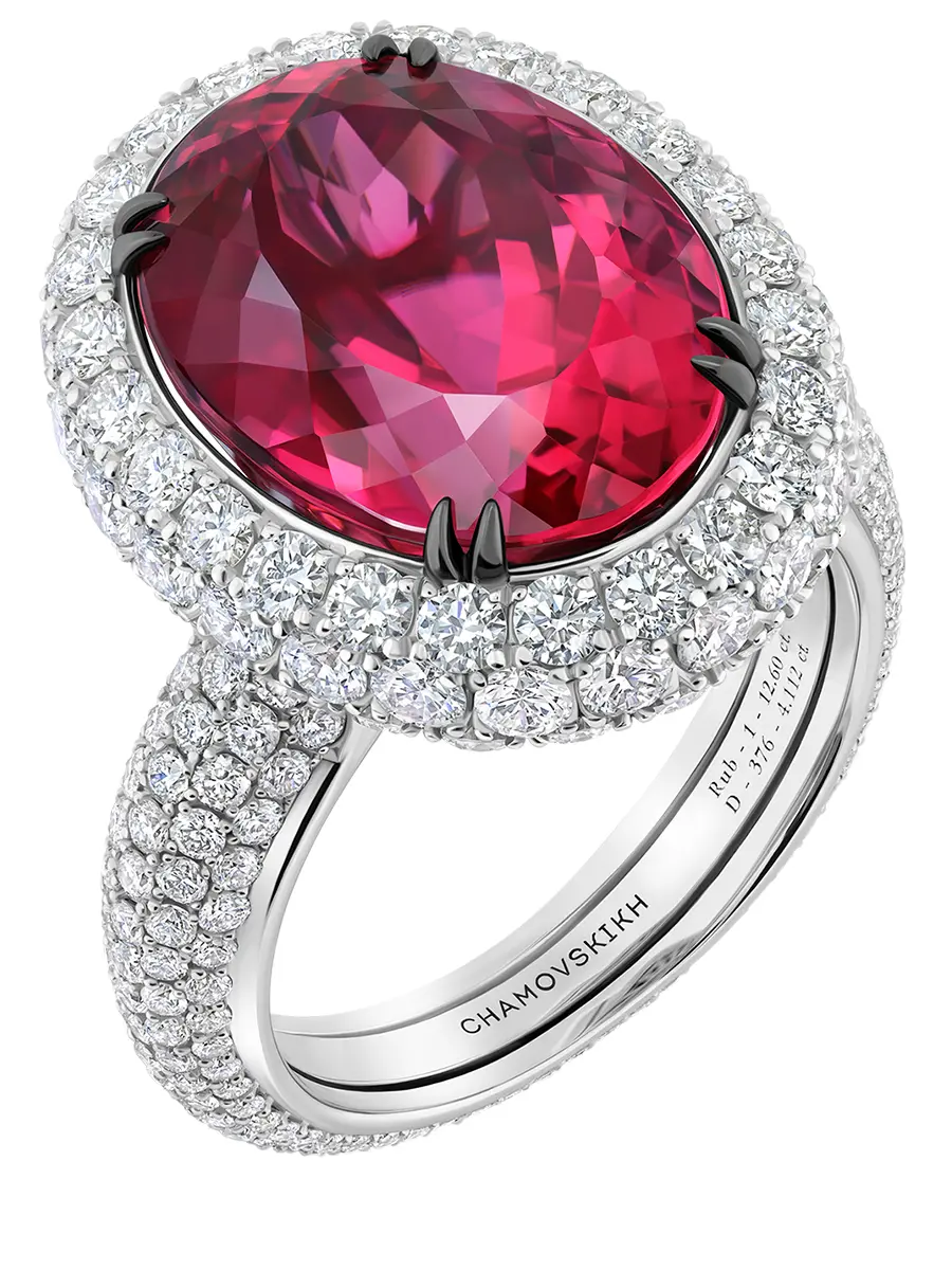 Кольцо из белого золота с турмалином рубеллитом и бриллиантами