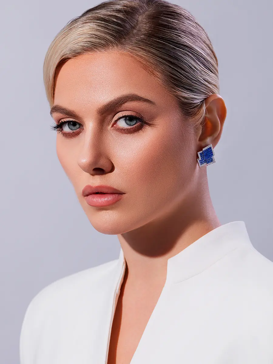 Серьги из белого золота с сапфирами и бриллиантами