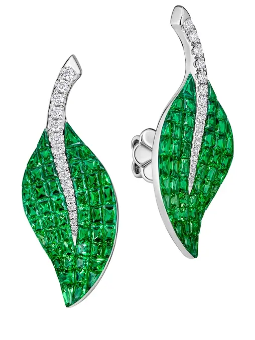 Пусеты из белого золота с тсаворитами и бриллиантами CHAMOVSKIKH JEWELLERY HOUSE