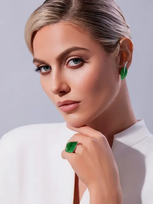 Пусеты из белого золота с тсаворитами и бриллиантами CHAMOVSKIKH JEWELLERY HOUSE