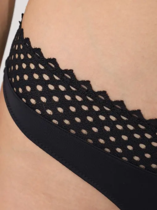 Трусы-стринг однотонные WOLFORD