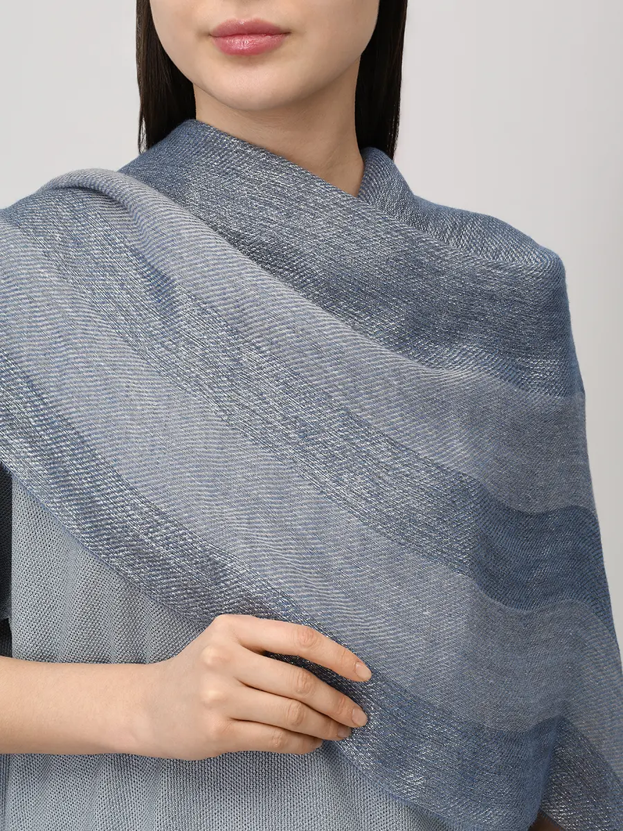 Палантин изо льна и вискозы