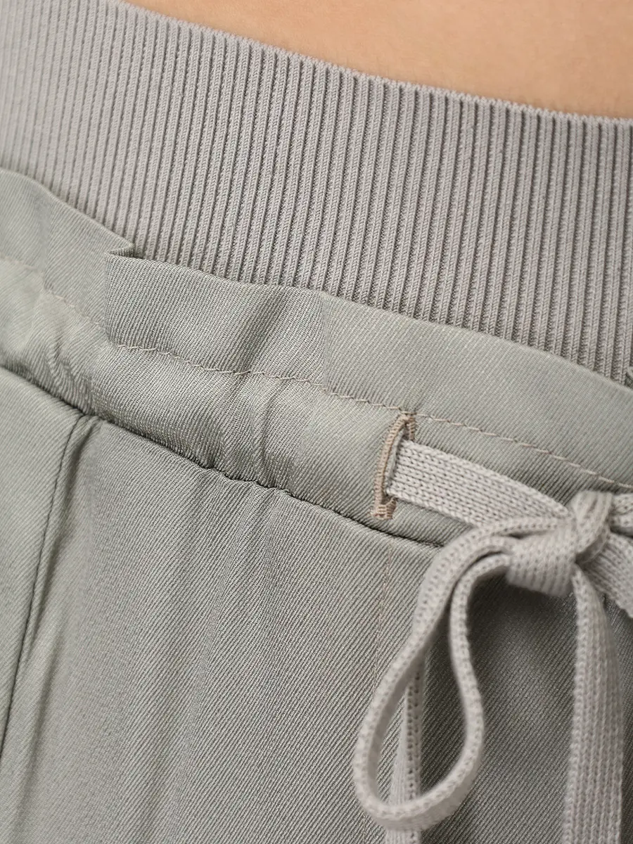 Брюки атласные